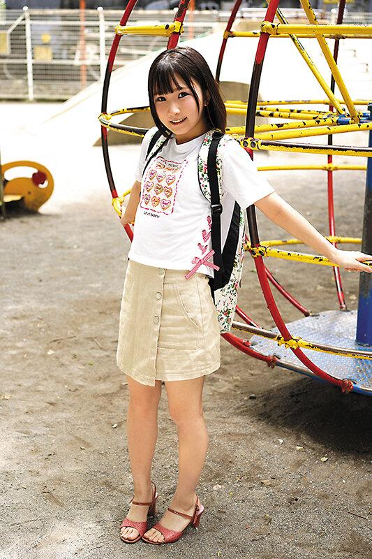 幼性発見！念願のパイパンロ●ータ捕獲！13人4時間SPECIALBEST サンプル画像 2