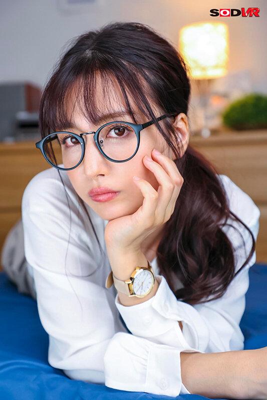 【VR】清楚な雰囲気漂うアラサーOL、昼はバリバリキャリアウーマン！夜はバキバキ性欲モンスター！～予定調和のように訪れる彼女の性欲と僕の性欲が絡み合う…都合のいい僕らの関係～ 古川いおり サンプル画像 3