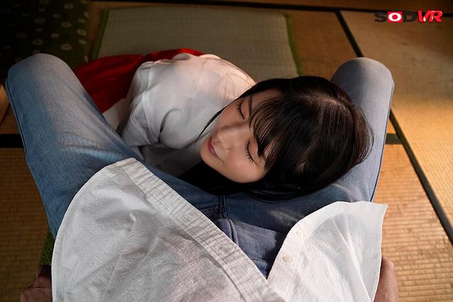 【VR】「ねぇ、この先も独り身の予定なら私が貰ってあげようか？」数年ぶりに帰省した地元で再開した幼馴染は巫女さん！ 大人になった彼女は、僕が独身だと知り、お酒の力と溢れんばかりのおっぱいでボクの亀頭を襲ってきました！！ 優月まりな サンプル画像 3