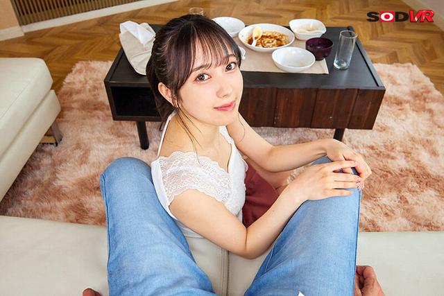 【VR】小湊よつ葉 1st VR 本物アイドルの彼女と同棲1日目。ボクにだけ見せる可愛くてエッチな表情を最高の距離感で…。 サンプル画像 5