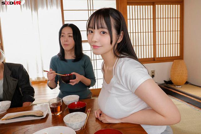 【VR】【8K】愛が重すぎる爆乳義妹の逆夜●い誘惑に耐え切れず、朝日が昇るまで汗だく中出し性交し続けたある夏の話。恋渕ももな サンプル画像 4