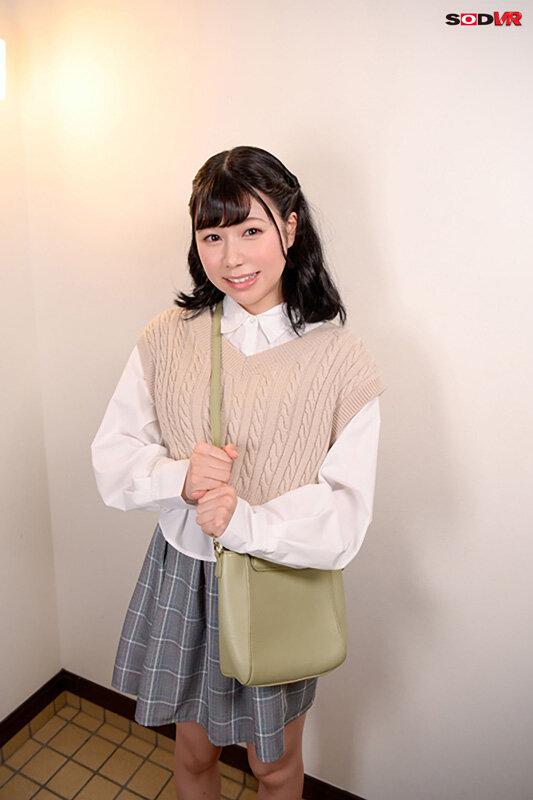 【VR】初めて出来たウブな彼女とエッチをしてみたら…めちゃくちゃ潮吹き体質でそこら中びっちゃびちゃ！「汚しちゃってゴメンナサイ。」と謝りながらも赤面スプラッシュ騎乗位が止まらない！！ 月美りょう サンプル画像 3