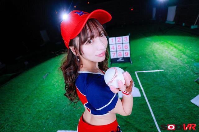 【VR】【8K】 全肯定おしゃぶりチアガール ボクに惚れていたS級チアガールがロッカールームでDNAを狙ってチ●ポを全力PtoM 小那海あや サンプル画像 2