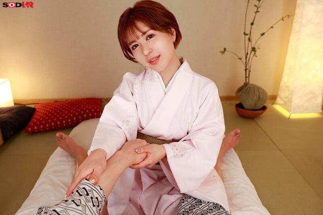【VR】【8K】小さな旅館の今どき若女将（見習い中！） 人懐っこさと華奢なカラダでボクのチ●ポを濃厚接待 肉体が淫らに絡み合う濃密癒しSEX 乃木絢愛 サンプル画像 4
