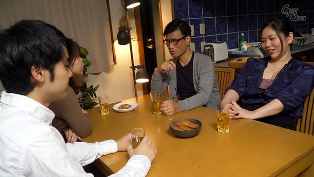 姑の卑猥過ぎる巨乳を狙う娘婿 徳島理子 サンプル画像 1