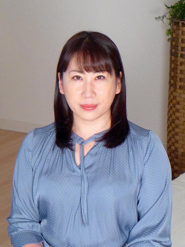 熟女 白昼の淫らな情事 京女の介護士は中年男に無理やり毛深い陰部を舐められて… 英会話の先生は教え子の父親を誘惑し肉棒にしゃぶりつく！ サンプル画像 1
