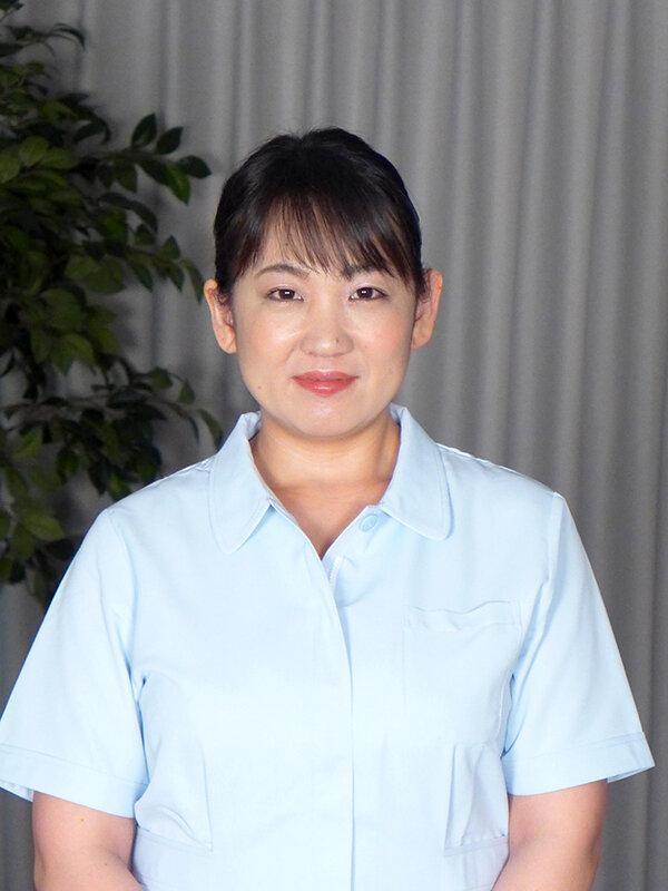 熟女 白昼の淫らな情事 京女の介護士は中年男に無理やり毛深い陰部を舐められて… 英会話の先生は教え子の父親を誘惑し肉棒にしゃぶりつく！ サンプル画像 7