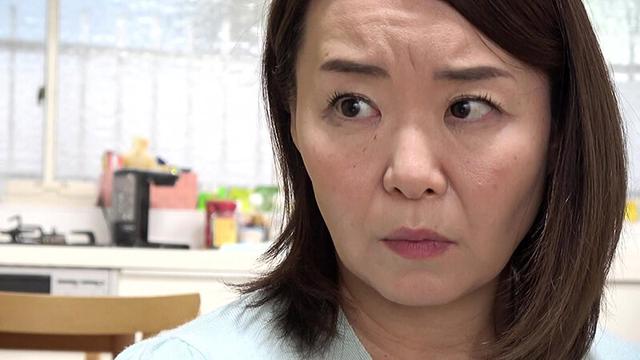 熟妻ドラマ 熟れたママ母の恥部とお尻の穴を舐めまくる息子 夫の兄を誘惑し肉棒をなぶり尽くす色欲女 サンプル画像 2