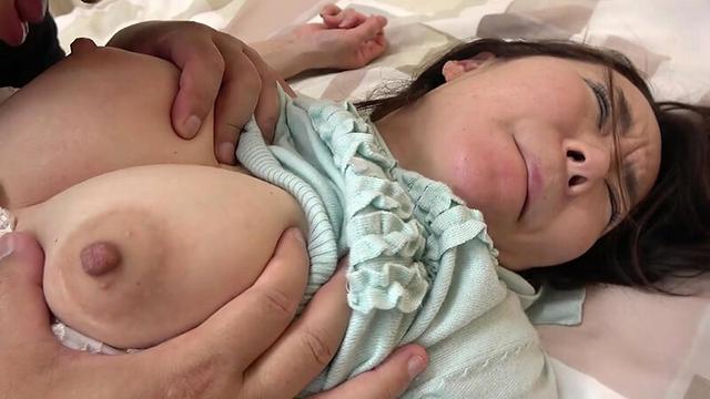 熟妻ドラマ 熟れたママ母の恥部とお尻の穴を舐めまくる息子 夫の兄を誘惑し肉棒をなぶり尽くす色欲女 サンプル画像 4