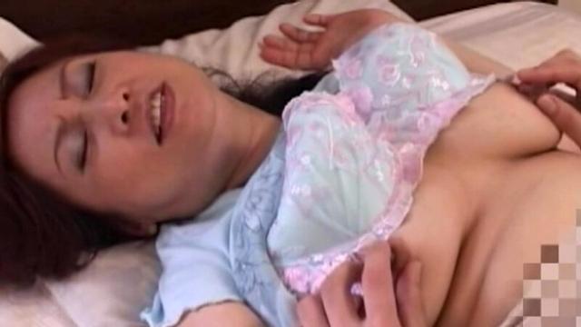 性欲が尋常でない熟女たち 4時間11人 飢えた子宮が男根を求めて疼きます 極エロおばさんと痴態まみれの濃厚セックス サンプル画像 16