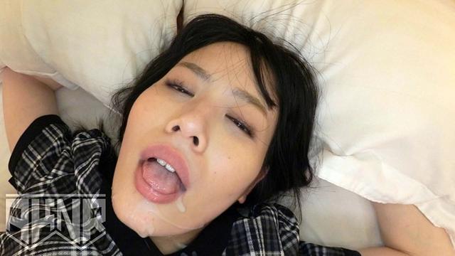 街中で見かける綺麗な働く女たち 敏感体質で何度もイキ狂うドMさん4名収録！ 印刷会社勤務 里緒26歳/オフィス用品販売会社勤務 カノン24歳/建設会社勤務 かな25歳/受付嬢 雪奈24歳 サンプル画像 20
