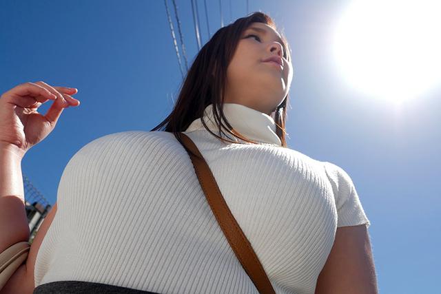 【着衣爆乳ニット】強調バストラインで俺を惑わす女たち 総勢7名の巨乳ちゃん サンプル画像 18
