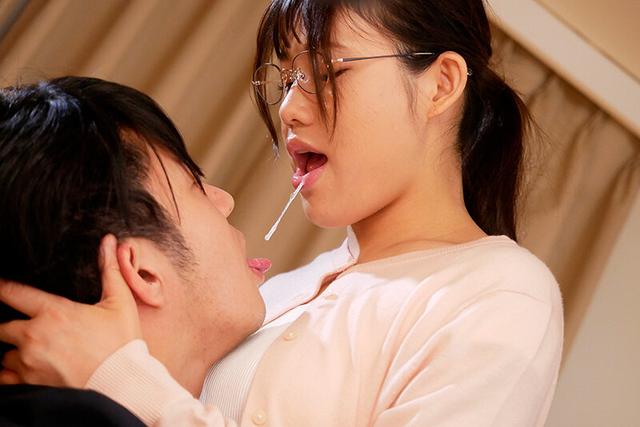 寡黙な地味系社員だと思ったら実は唾液を垂れ流しながらキスをする痴女だった 天沢りん サンプル画像 5