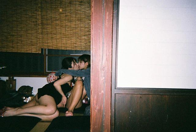 もう会えない…だから好きを伝えたくてキスしたらもっと好きになりました。ラストレズで想いを重ね、唇を重ね、1泊2日の民泊デート 渚みつき さつき芽衣 サンプル画像 2