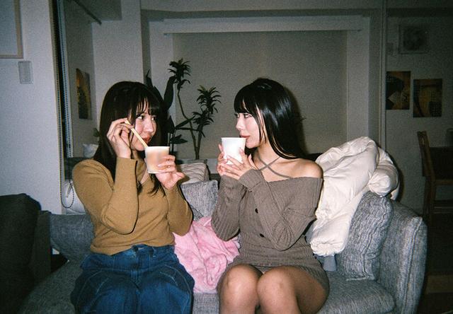 もしも2人が交際したら…好きが溢れる1日になりました。双子コーデでお出かけしてお風呂に入ってキスをして24時間限定のお泊りおうちデート 流川莉央 尾崎えりか サンプル画像 5