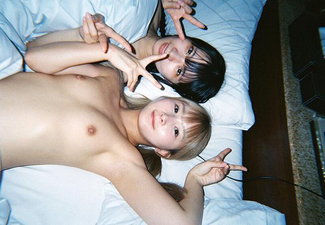ちっぱい女子旅 プライベートでも仲良しだけど2人きりでデートして、お風呂に入って、たくさんキスしたら…好きが溢れました。 希咲那奈 由良かな サンプル画像 14