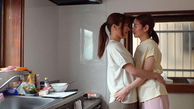 もしも2人が交際したら…好きが溢れる1日になりました。一緒にご飯作ってシャワー浴びて唇を重ね、朝起きても好きを確かめ合った初めての1泊2日デート 水川潤 美咲かんな サンプル画像 14