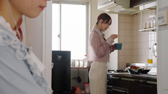 【ASMRレズ】隣の部屋から聞こえる私のグチュグチュおま〇こ音を聞いて発情すればいいじゃん 弥生みづき・希咲那奈 サンプル画像 5