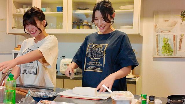 キレイなお姉さんに恋した私 勇気を出してレズビアンを伝えたら優しく受け入れてくれて…一緒にゴハンを作ってお風呂に入ってベッドで何度も身体を重ね合った初めてのレズ同棲 有加里ののか 森沢かな サンプル画像 11