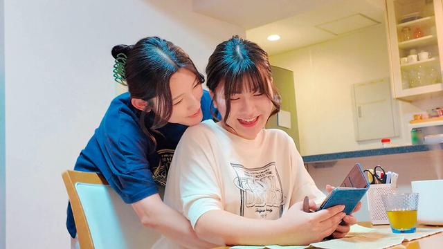 キレイなお姉さんに恋した私 勇気を出してレズビアンを伝えたら優しく受け入れてくれて…一緒にゴハンを作ってお風呂に入ってベッドで何度も身体を重ね合った初めてのレズ同棲 有加里ののか 森沢かな サンプル画像 12