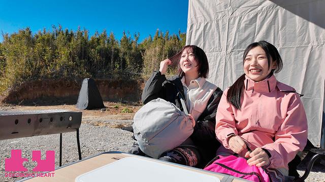 ハニカミキャンプ旅行 最初は緊張したけど…外でハグしてキスしたら…一気に距離が近づいてキャンピングカーで何度も身体を重ね合った24時間限定の恋人デート 皆月ひかる 咲野瑞希 サンプル画像 4