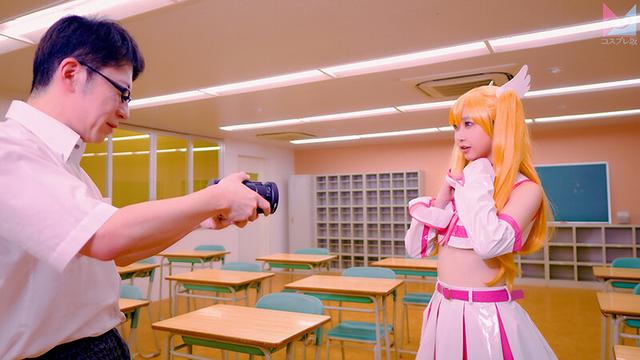2.5次元の淫欲「私、コスプレセックスが趣味なんです！」奇跡のツルペタ美マンパイパン美少女がコスプレ研究サークルの先輩をオナニー見せで誘惑して念願のコスハメ撮りをしてもらって大量潮吹きしちゃう物語♪ 天美めあ サンプル画像 8
