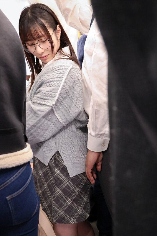 「好きになっちゃったから…彼女でいいでしょ」気弱な子だと思ってチ〇ポを握らせたらまさかのヤンデレ女子！？翌日に偶然再会したら精子が出なくなるまで射精させられた サンプル画像 13