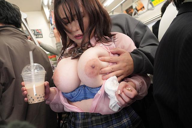 雨に濡れた制服女子の透けブラがエロすぎる！！無意識に誘惑してくるので今から即モミしますVOL.3 サンプル画像 17