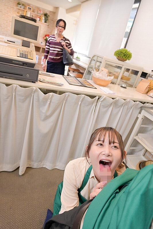 人手不足で悩む店長より偉いバイト様！辞めたいと言ってきた地味なバイトさんを引き止めたら...まさかのオヤジ好きの絶倫マ〇コで仕事中に何度も性欲処理させられた サンプル画像 9