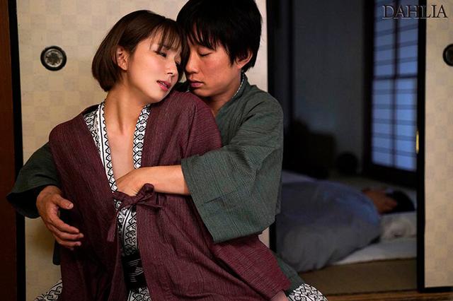 混浴温泉NTR 結婚直前の彼女の親友を孕ませてしまった…。 穂高結花 サンプル画像 6