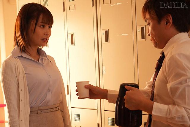キメセク女教師奴● 僕を助けてくれる先生がいじめっこの肉便器になっているのを見て痛勃起した。 入田真綾 サンプル画像 1