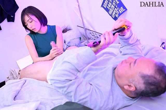 実家暮らしの私、実はグラドルをしながら38年引きこもり兄の性欲処理をしています。峰玲子 サンプル画像 1