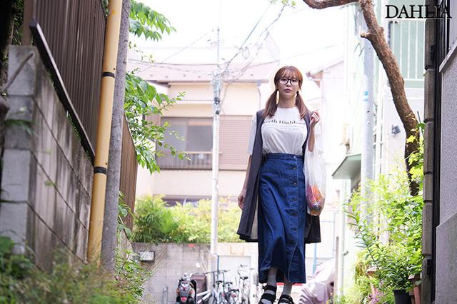元有名巨乳コスプレイヤーさんは、結婚して人妻になったけど週末だけオフパコOK撮影会で回されまくってストレス解消する変態さんです。 入田真綾 サンプル画像 1