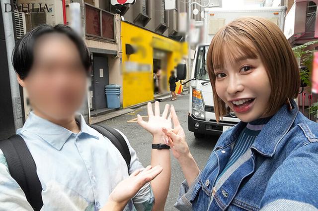 素人、密室1vs1、ドキュメント解禁。DAHLIA専属Hカップ巨乳AV女優をレンタル貸ししちゃいました♪デビュー2周年記念企画スペシャル！！！！ 入田真綾 サンプル画像 1