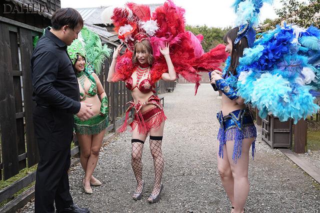 人妻サンバNTRド田舎の村おこしで際どい衣装の巨乳妻に発情して夏祭り中出しカーニバル開催 入田真綾 サンプル画像 1