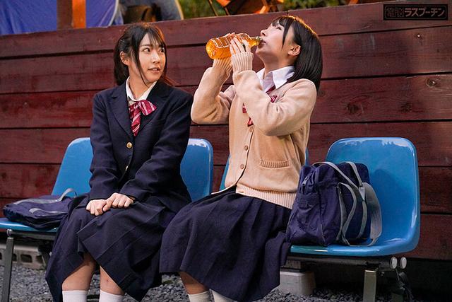 野ション女子○生連鎖開脚拘束おしっこ噴射3 泉りおん 皆月ひかる 由良かな サンプル画像 13
