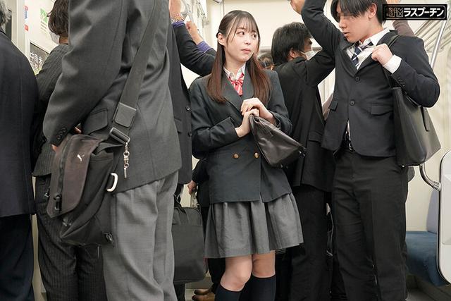 疲れたおじさんリーマンが大好きでわざと満員電車に乗り込み中年精子を搾り取るノーパン痴女女子○生 天馬ゆい サンプル画像 1