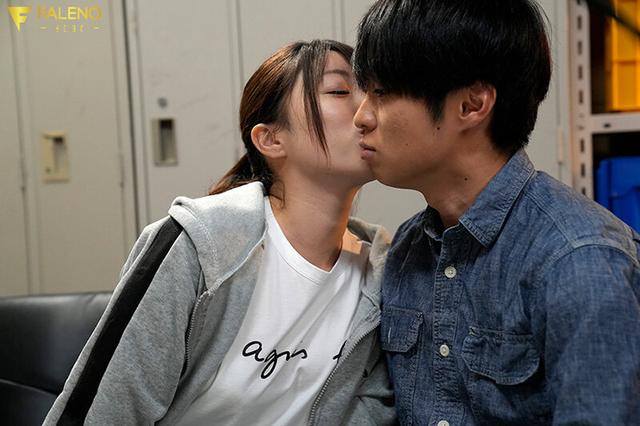 バイト先コンビニの大好きなスレンダーポニテ彼女が最低なゲス店長に寝取られ言いなり肉オナホに快楽堕ちさせられていた。 吉沢梨亜 サンプル画像 2