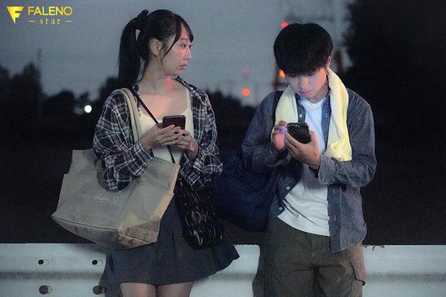 ライブ帰り相部屋筆おろしSEX 見た目通り童貞のバイト先の先輩とSEXの練習したら朝までに10発射精させた 山下紗和 サンプル画像 1