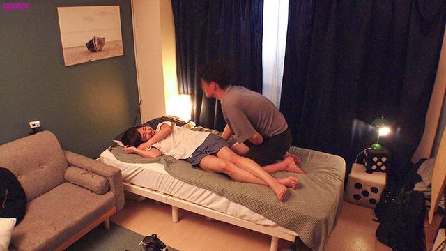 素人妻が一般大学生の自宅にコンドーム1つ渡され一泊一度のゴム姦では満足できず宿泊中2度もガチ中出しを許してしまう騎乗位でイキ乱れるFカップ妻 ゆみさん32歳 サンプル画像 9
