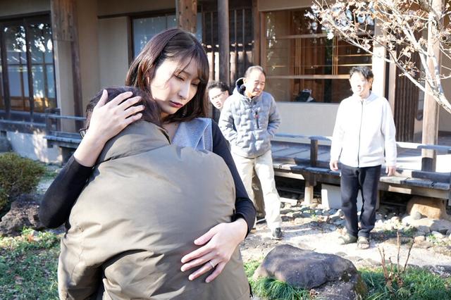 資産家の独身老男を虜にしハメ殺して資産を奪うはずが絶倫親族に逆ハメ殺されて肉奴●妻に墜ちる高身長エロ悪女 瀬名未来 サンプル画像 2