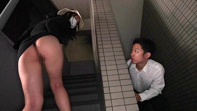 毎朝見かける同じマンションのお人よしそうなお姉さんはめちゃくちゃナイスボディのエロ巨乳でチ○ポ大好き変態痴女でした 中条りの サンプル画像 11