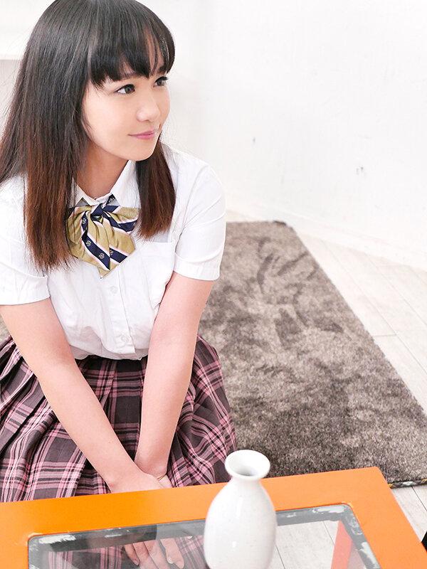 サエない俺に同情した女子○生の娘に「擦りつけるだけだよ」という約束で素股してもらっていたら互いに気持ち良すぎてマ○コはグッショリ！でヌルっと生挿入！「え！？入ってる？」でもどうにも止まらなくて中出し！ 音羽美玲 サンプル画像 1