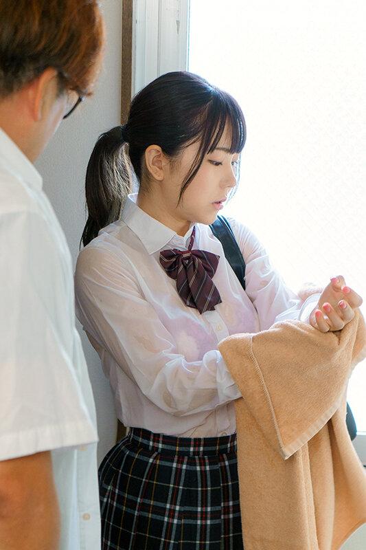 学校帰りに突然のゲリラ豪雨でビショ濡れになった幼馴染が避難して来て、普段あまり女性として意識していなかったのにスケスケ下着と濡れた姿に大コーフン！ 2 サンプル画像 2