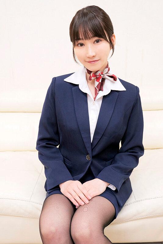 黒パンスト越しの童貞チ〇ポ3cm挿入！敏感なマ〇コを刺激されて 奥まで挿れて欲しくなっちゃってCAさんが生で筆おろし！ ガニ股騎乗位で連続絶頂！ サンプル画像 14