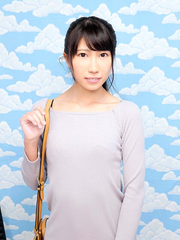 池袋で見つけた心優しい働くお姉さん 童貞くんのオナニーのお手伝いのつもりがセックス練習ってことで素股していてヌルっと入って筆おろし！？ 楠セナ サンプル画像 2