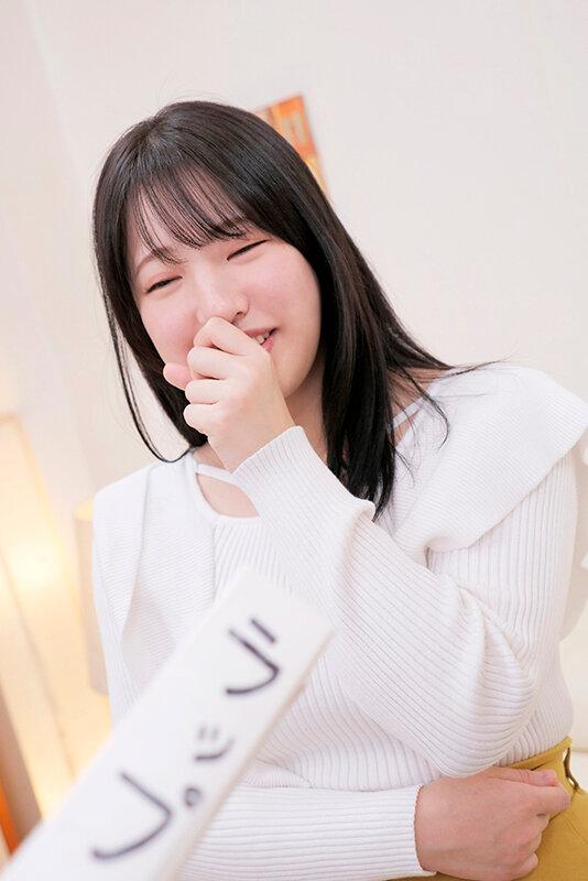 男女の友情は成立するのか！？女子大生限定！ ラップ1枚隔てて男友達チ○ポに素股体験させちゃいました♪ 一色さら サンプル画像 1