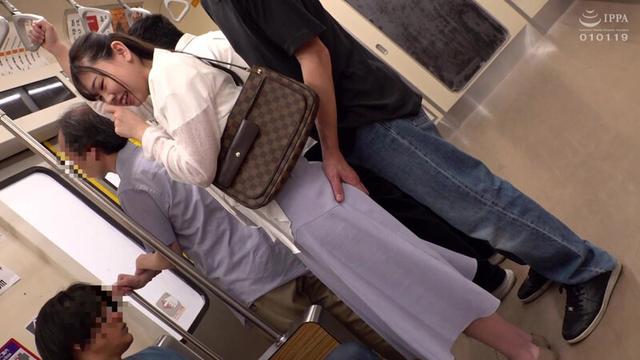 思い出し痴●告白・満員電車で見知らぬ男の指にパンティの中がグチュグチュになるまで捏ね繰り回された体験をセカンドアクメ堕ち～こころさん編～ サンプル画像 1