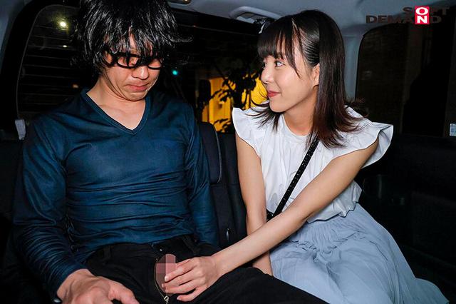 麗女が戸惑う姿が見たい。現場に着いたらすぐ即ハメ！イッてもイッても終わらない連続激ピストン！ 岡田ひなの サンプル画像 9