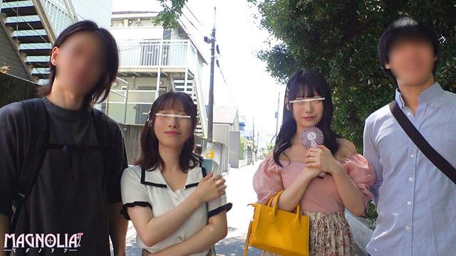 『Wデート中のアツアツカップル限定！ 恋人スワッピング→手マンイキ我慢対決』超仲良し幼馴染カップルが挑戦し互いに連続本気イキ！そのまま生ハメに発展で白目をむきながら「戻れなくなるッ！！！」と叫び痙攣潮吹き絶頂！！！【街角素人モニタリング♯あや＆さつき】 サンプル画像 1